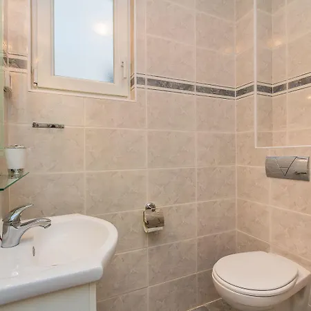 Komfortable Mit Balkon Und Meerblick Vakantiehuis Ližnjan