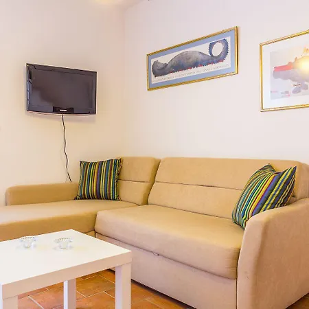 Vakantiehuis Komfortable Mit Balkon Und Meerblick Ližnjan